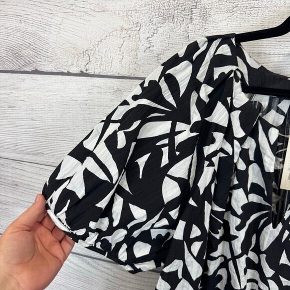 A New Day Plus Size White & Black Floral Puff Sleeve Blouse Size 1X - Picture 7 of 8